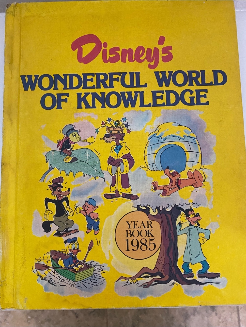 Vintage Disney Yellow 'Wonderful World of Knowledge' Illustrated Year Book 1985
